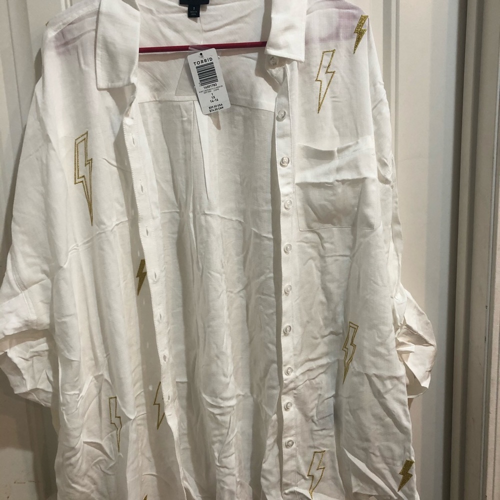 Brand new torrid button down top